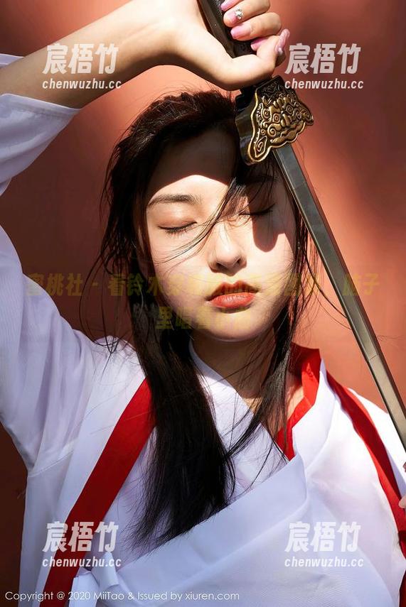 蜜桃社 - 看铃木穿和服的高清图集，脑子里唱着小曲