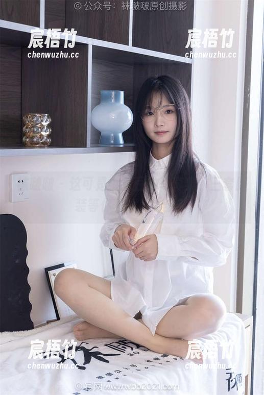 袜啵啵 - 这可是小甜豆的写真集，三套服装等你下载，咋办？