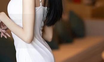 语画界 – 这一刻我静静地盯着乔漫妮mina的原图，女神啊，你万岁！