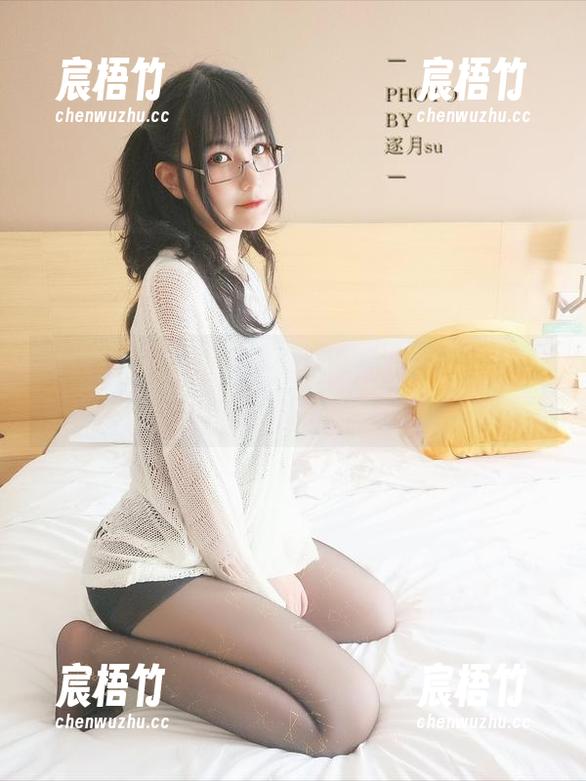 逐月Su 逐月Su的黑白写真,这高清得让人反思人生选择。