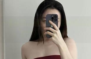 微密圈 – 一见钟情还是油腻？铁锤姐姐的套图让你想停下又不舍得！