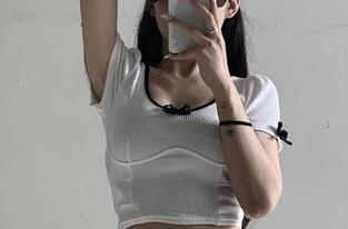 微密圈 – 陈佩奇的豹纹原图，这画面的配色一言难尽，哈哈。