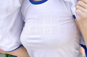 青豆客 – Kiren_程程程的礼服图找不到第二件！这作品真得在图库里留下个标记。
