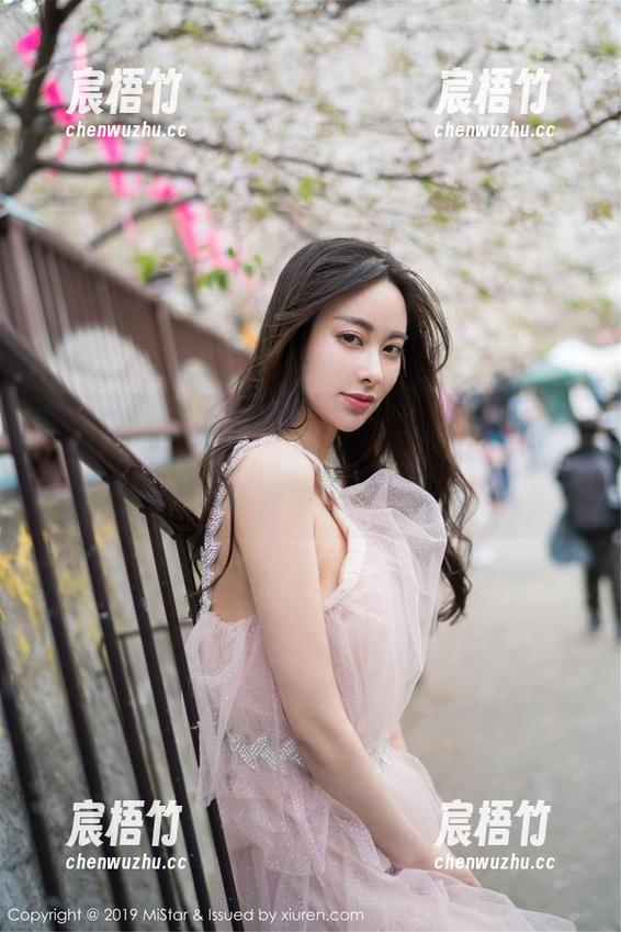 魅妍社 - 王婉悠的情调睡衣集，高清展现，轻松一撇线上，心思却在起伏，难得啊。